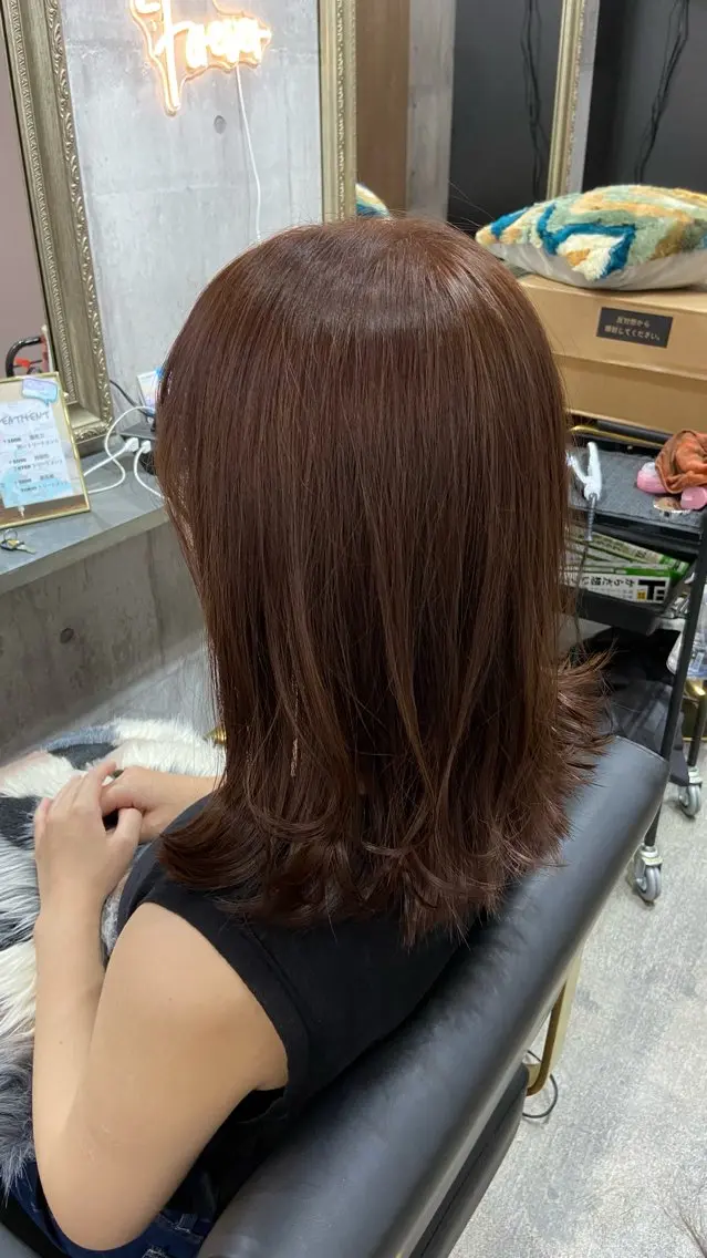 ミディアム カラー ブラウンカラー オレンジ オレンジブラウン レイヤーカット カット ヘアカラー トリートメント Sunny side 大名 RIOのヘアスタイル