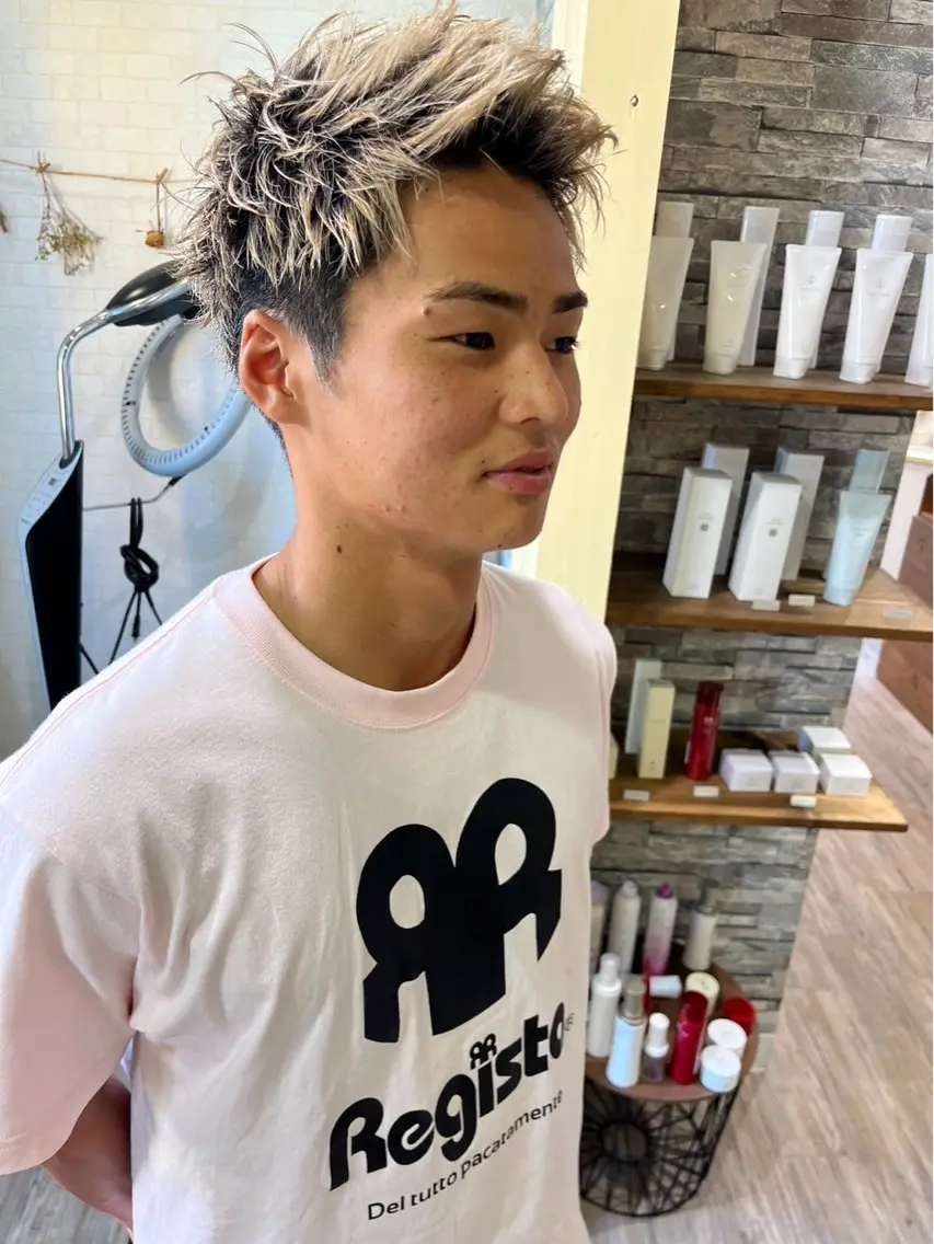 ショート カラー メンズ メンズハイトーン ハイトーンカラー ワタイショウタ 髪質改善✨眉毛サロンのヘアスタイル