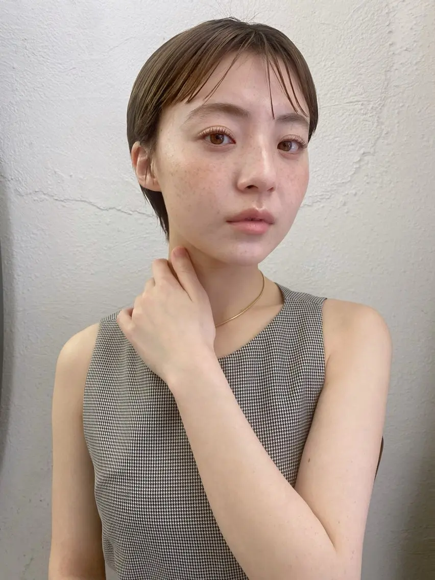 ショート カラー 樋口 夏希のヘアスタイル