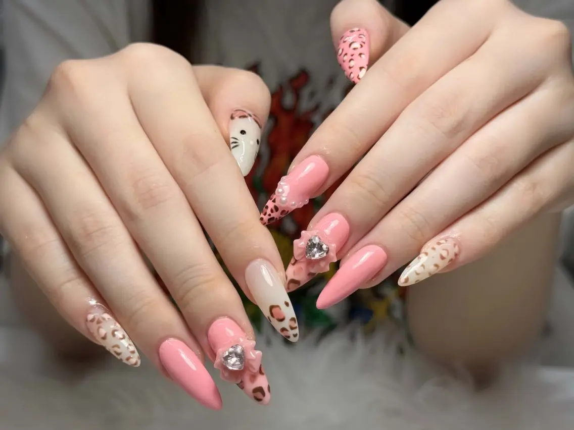 ネイル AURA NAIL🎀💅のネイルデザイン