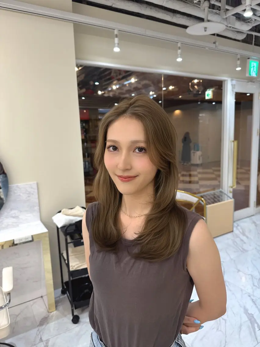 ミディアム カラー ヘアアレンジ ベージュカラー ブリーチ ケアカラー ダブルカラー ブリーチなしカラー カット ヘアカラー トリートメント 髪質改善×レイヤー 🫧松野力也のヘアスタイル