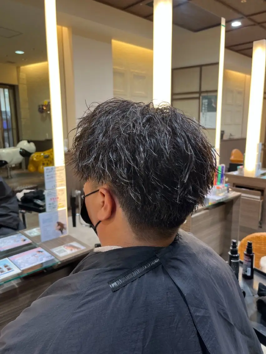パーマ メンズ カット パーマ トリートメント スパイラル波巻き パーマ井本汰壱のヘアスタイル