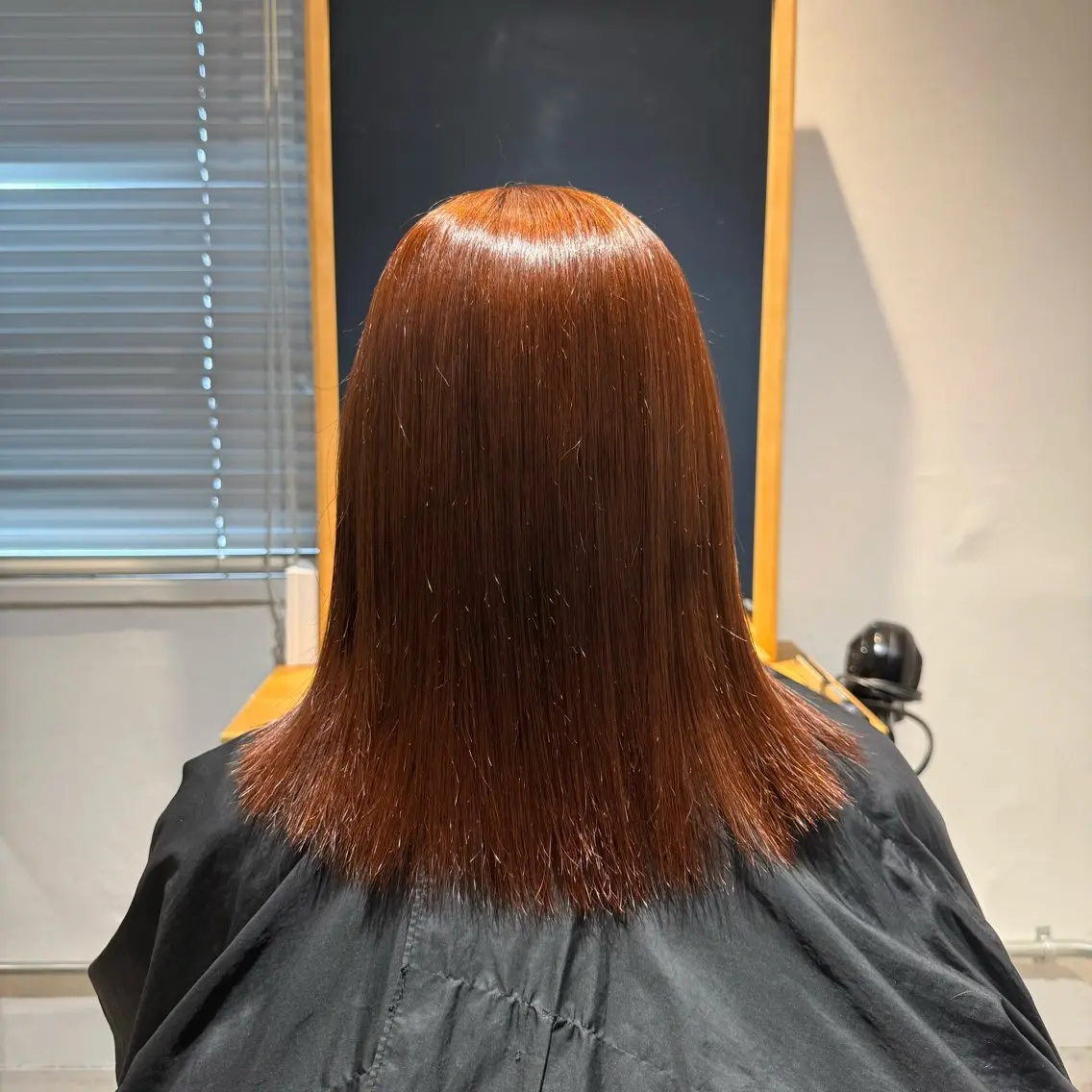 ミディアム カラー オレンジ 千葉 優奈のヘアスタイル