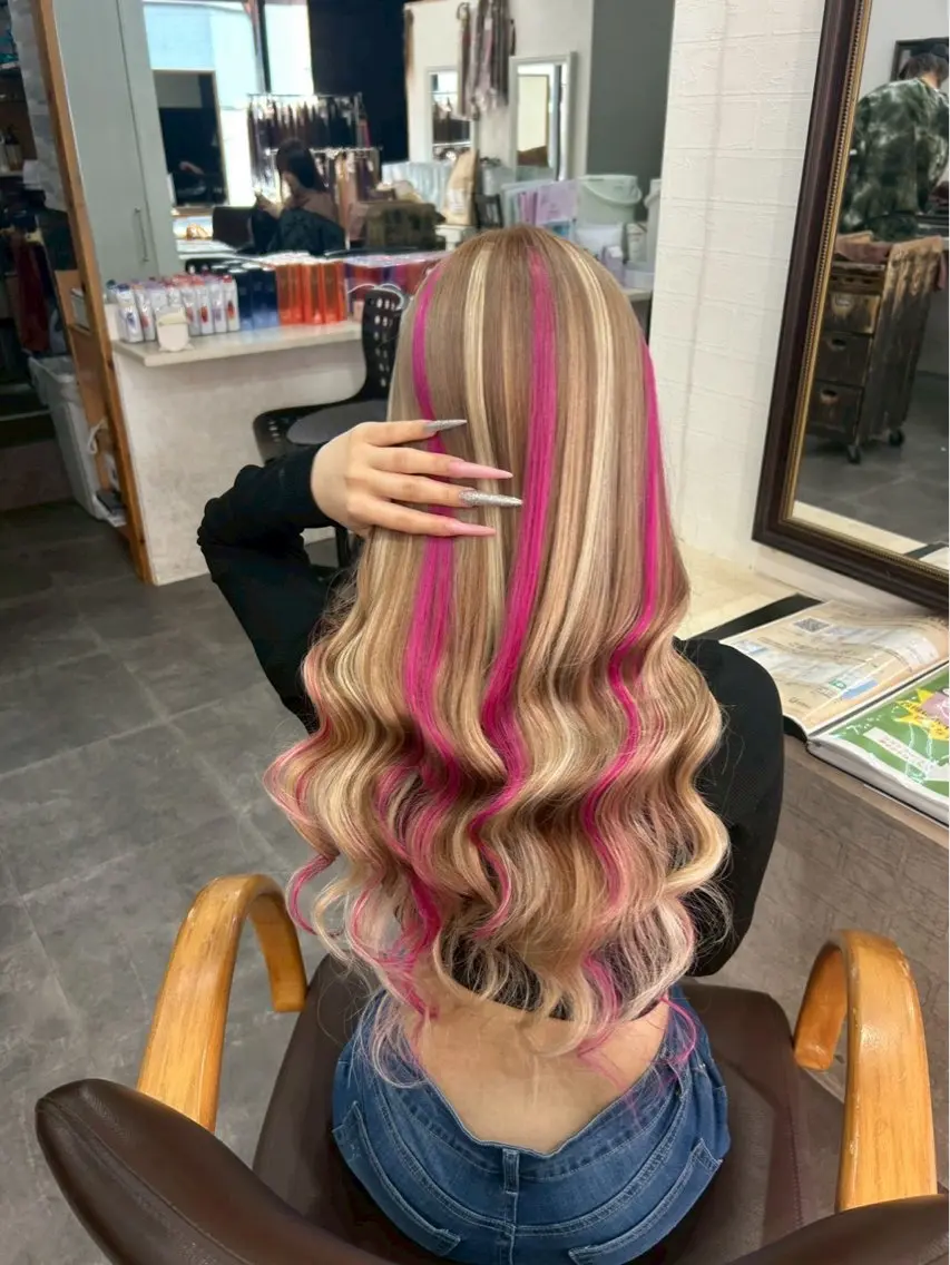ミディアム ヘアカラー エクステ ⭐️U-topia ⭐️和泉田　りさ⭐️のヘアスタイル