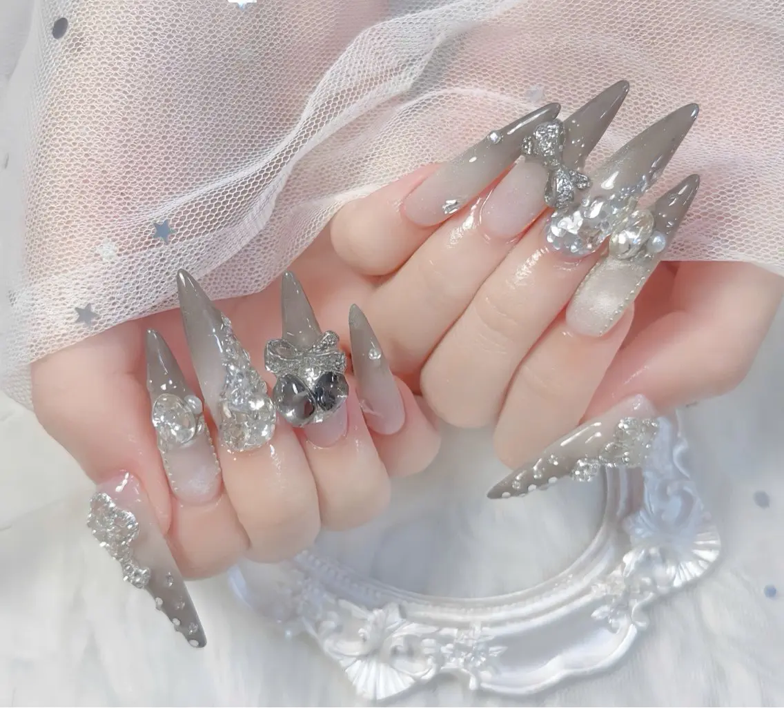 ネイル チークネイル 長さ出し フレンチネイル ジェルネイル グラデーション ハンドネイル THANHTHANH NAILのネイルデザイン