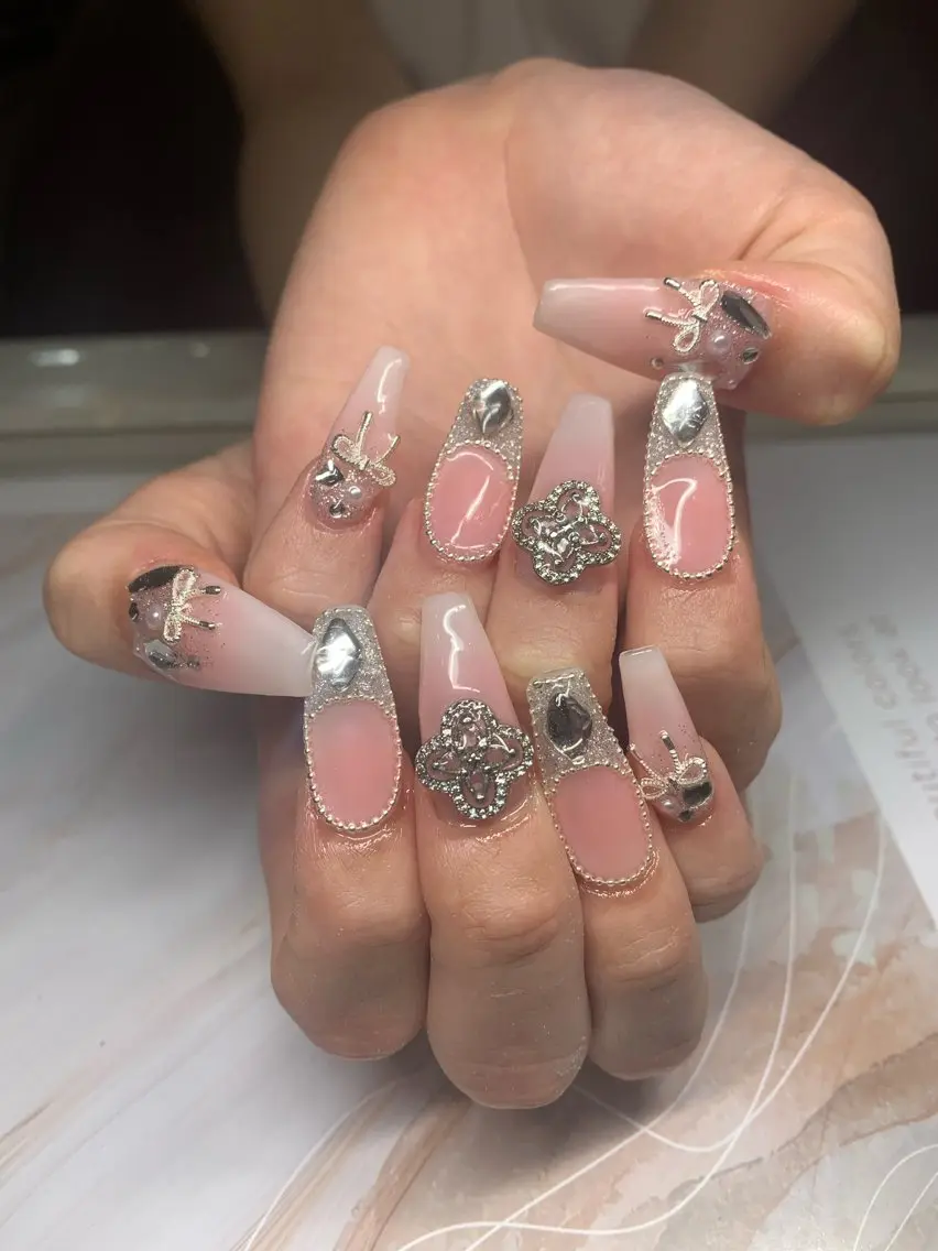ネイル フレンチネイル ジェルネイル 韓国ネイル マグネットネイル マグネットフレンチ akina nailsのネイルデザイン