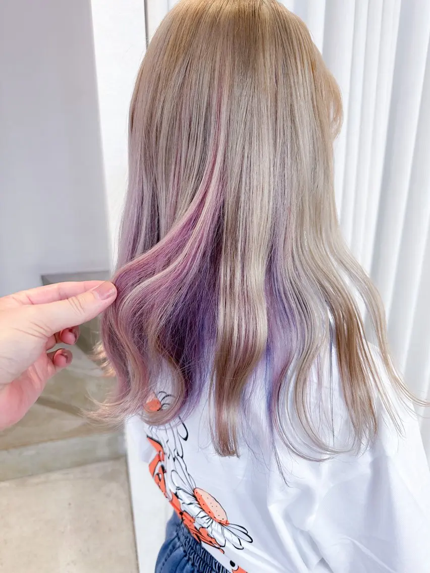 ミディアム カラー ブリーチ ブルーカラー エドルカラー イルミナカラー ラベンダーカラー カット ヘアカラー BOX mico.のヘアスタイル