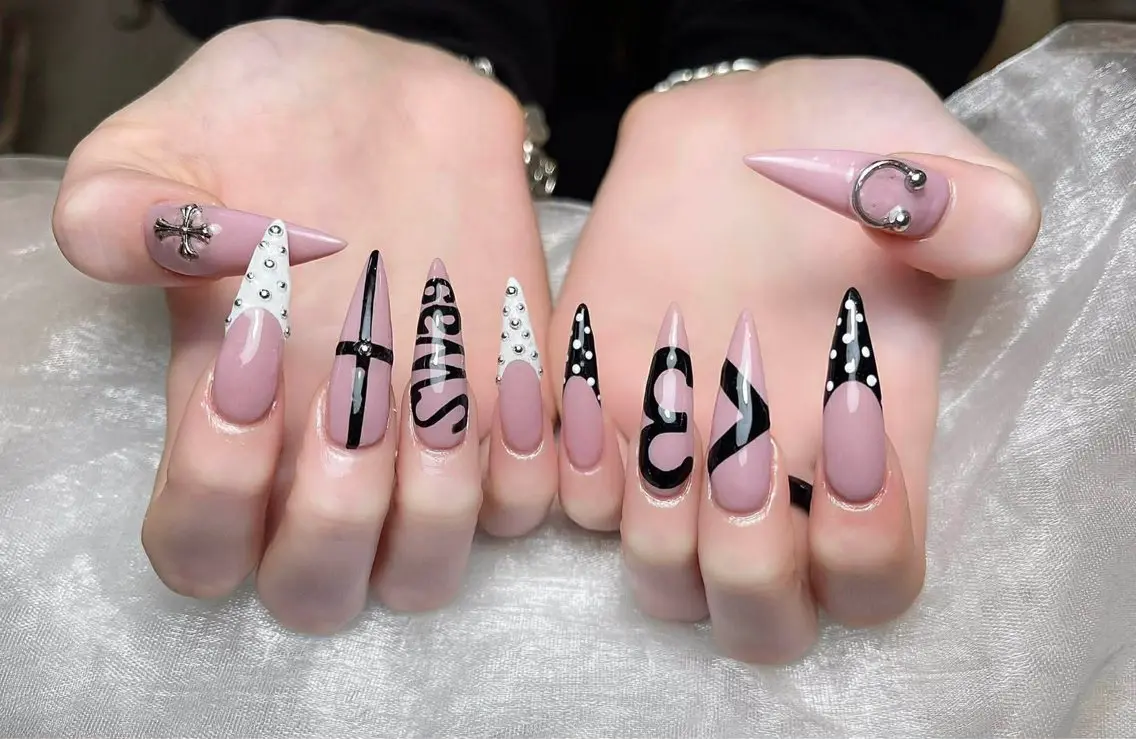 ネイル アートネイル 成人式 ジェルネイル ニュアンスネイル 夏ネイル ハンドネイル Jenn Nail Salonのネイルデザイン