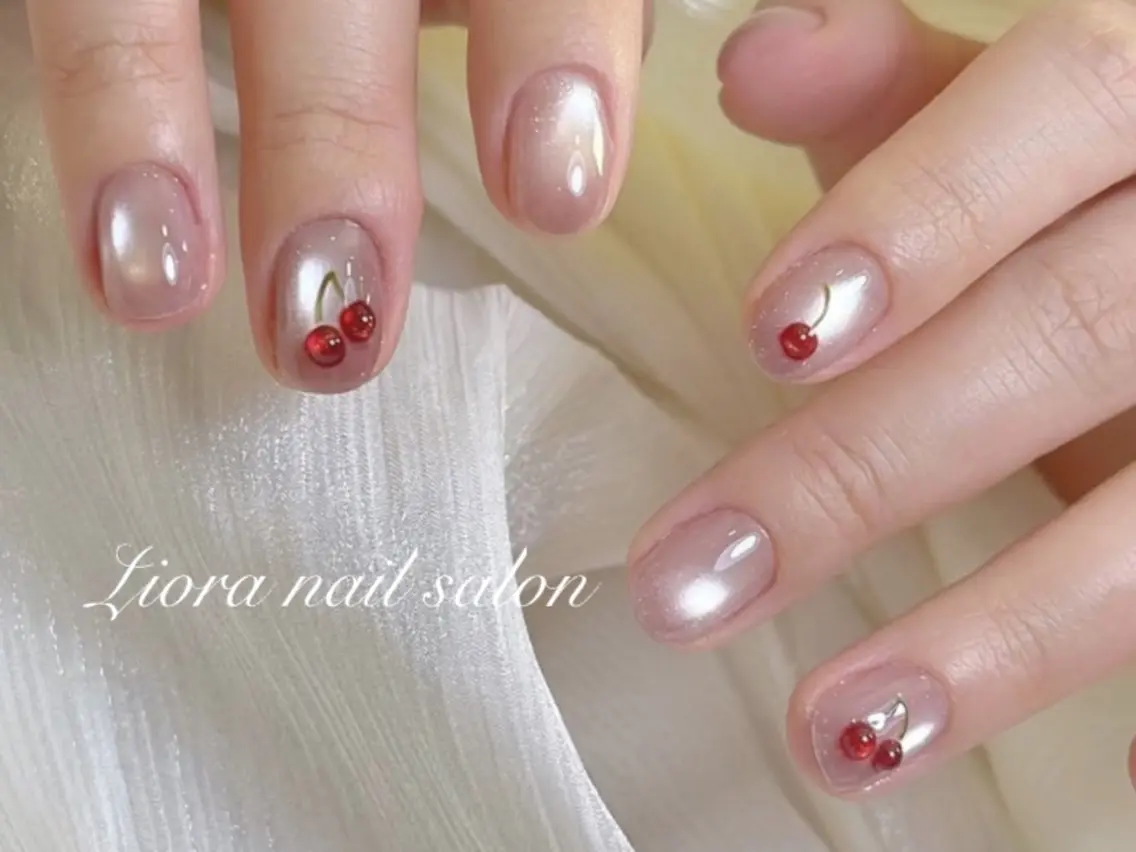 ネイル アートネイル フレンチネイル ジェルネイル ガーリー グラデーション ハンドネイル Liora nailのネイルデザイン