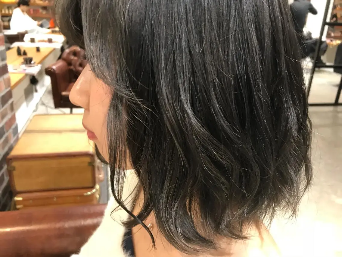 ショート カラー ブリーチ グレージュ 竹嶌 健吾のヘアスタイル