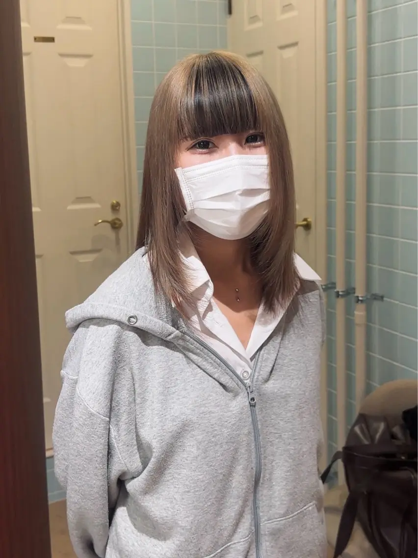 ミディアム カラー ハイトーンカラー 顔まわりレイヤー レイヤーカット ウルフカット ヘアカラー ウルフ/レイヤー/ 渋谷🔮Yudaiのヘアスタイル