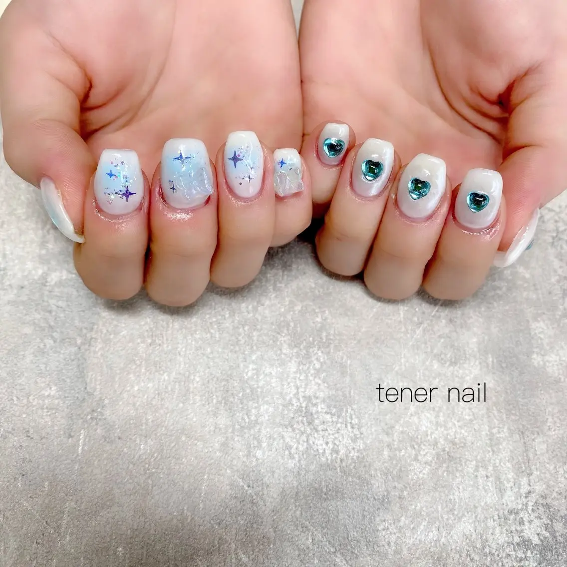 ネイル チークネイル ハート 水色 テネルネイル tener nailのネイルデザイン