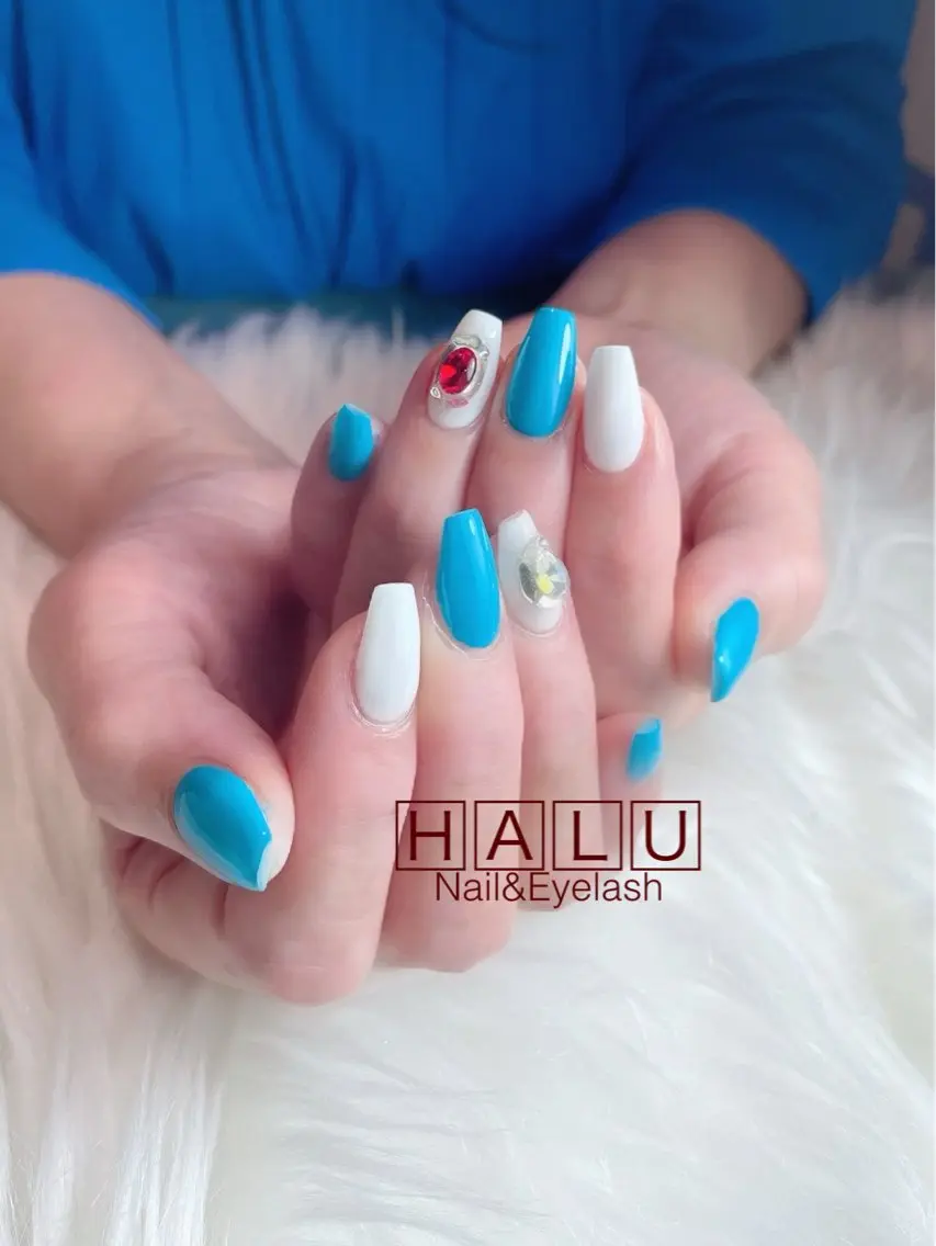 ネイル ブルー ホワイト HALU ハルのネイルデザイン