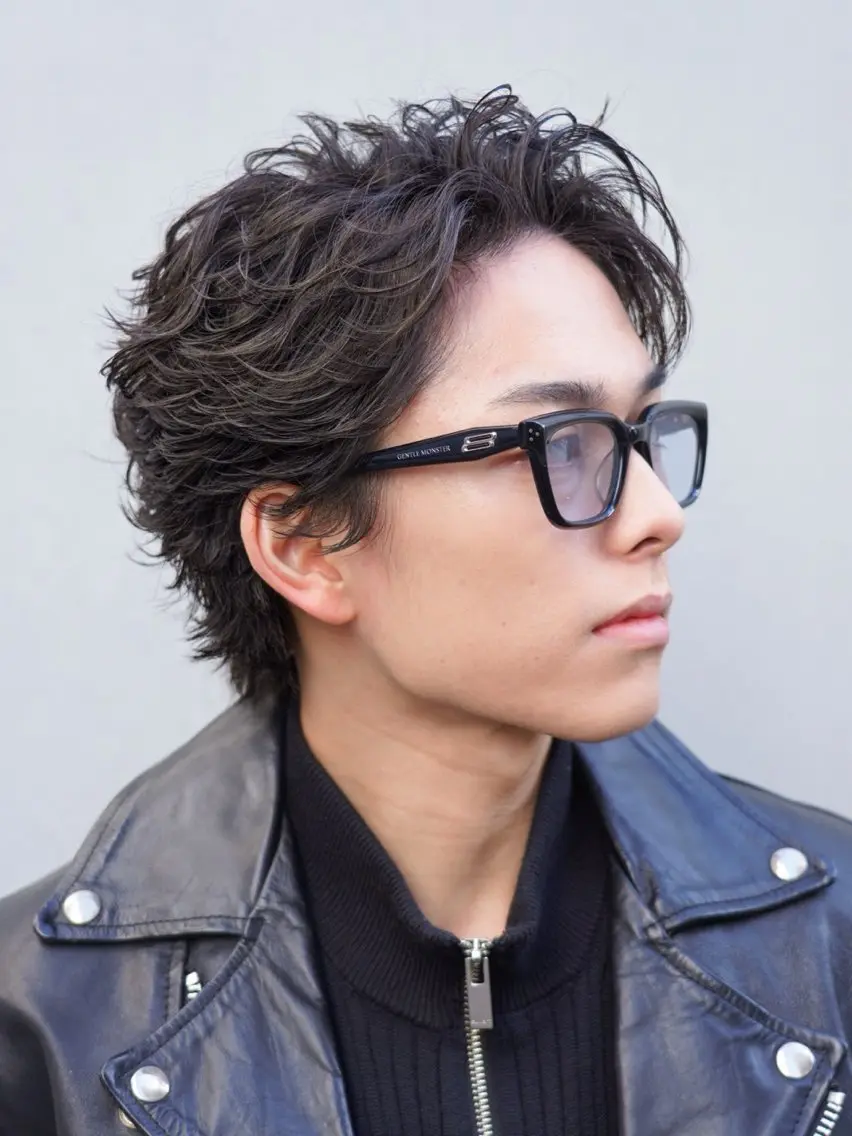 ショート パーマ メンズ フェザーパーマ メンズ韓国風 メンズパーマ 韓国風ヘア パーマ 小倉 康聖のヘアスタイル