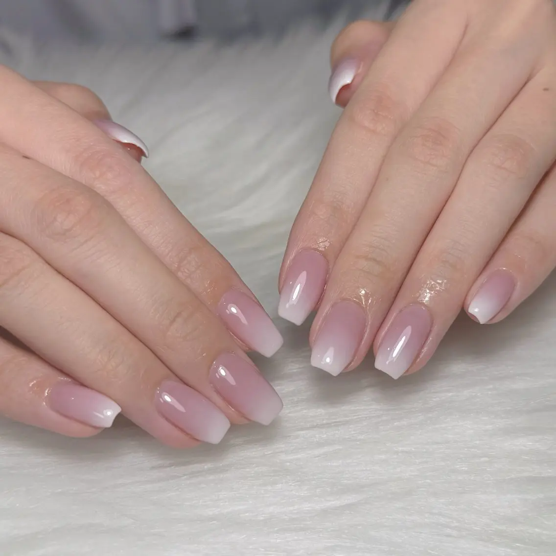 ネイル アートネイル オーロラネイル フラッシュネイル ガーリー キラキラネイル ハンドネイル Una NAILMANAMIのネイルデザイン