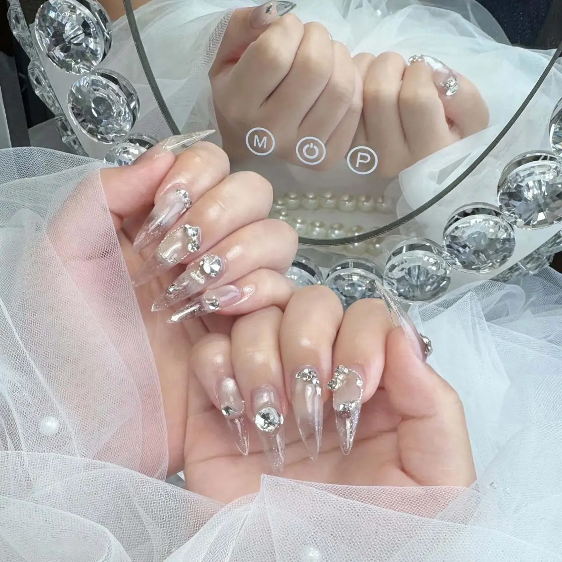 ネイル アートネイル ジェルネイル 韓国ネイル ロングネイル 持ち込み ハンドネイル Blingg NailStudioのネイルデザイン