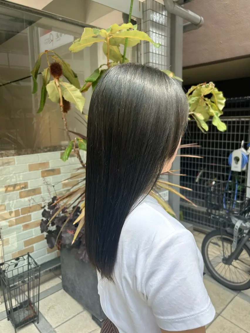 カラー 西村 優那のヘアスタイル