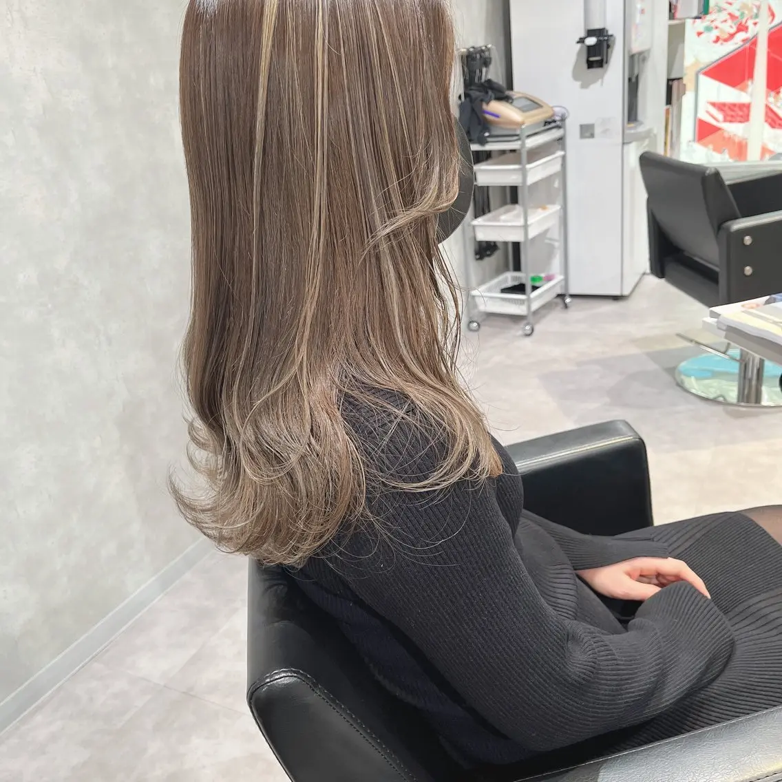 セミロング ハイライト ヘアカラー トリートメント 桑原 卓弥のヘアスタイル