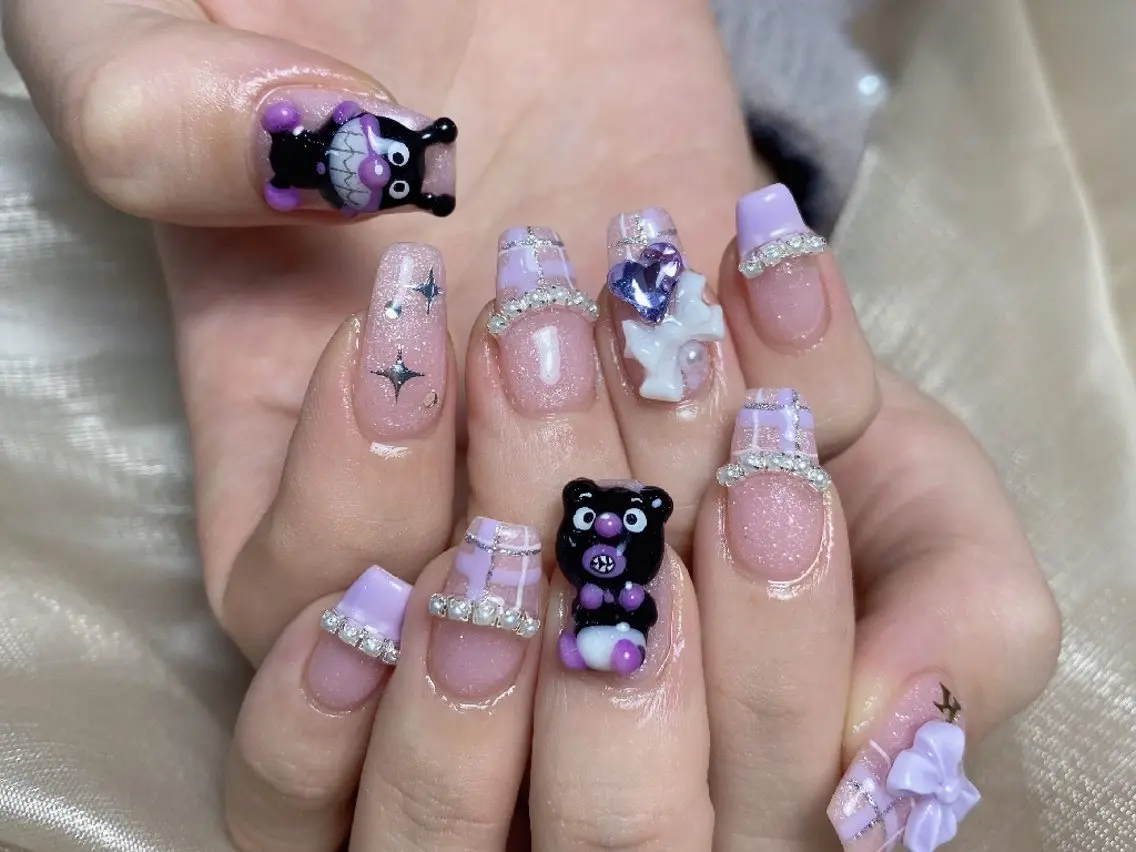 ネイル アートネイル フラワーネイル フットネイル ジェルネイル キラキラネイル ハンドネイル UM Nail Salonのネイルデザイン