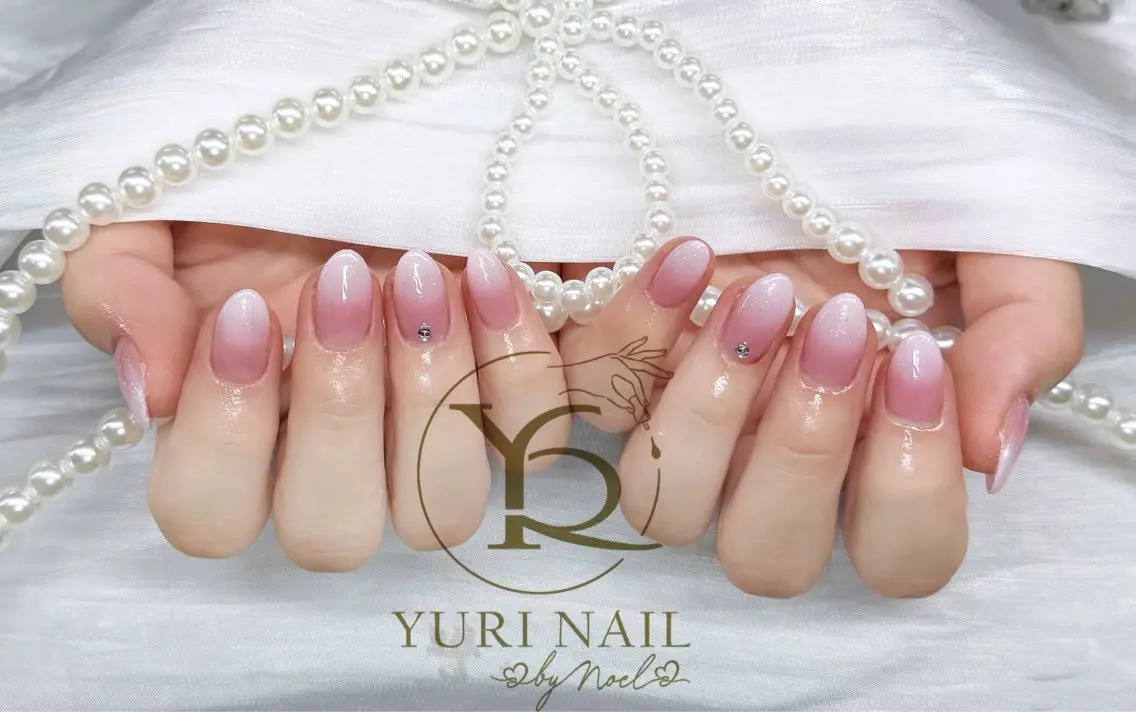 ネイル チークネイル フットネイル フレンチネイル グラデーション キラキラネイル ハンドネイル フットネイル ハンドケア YURI Nail Funabashiのネイルデザイン