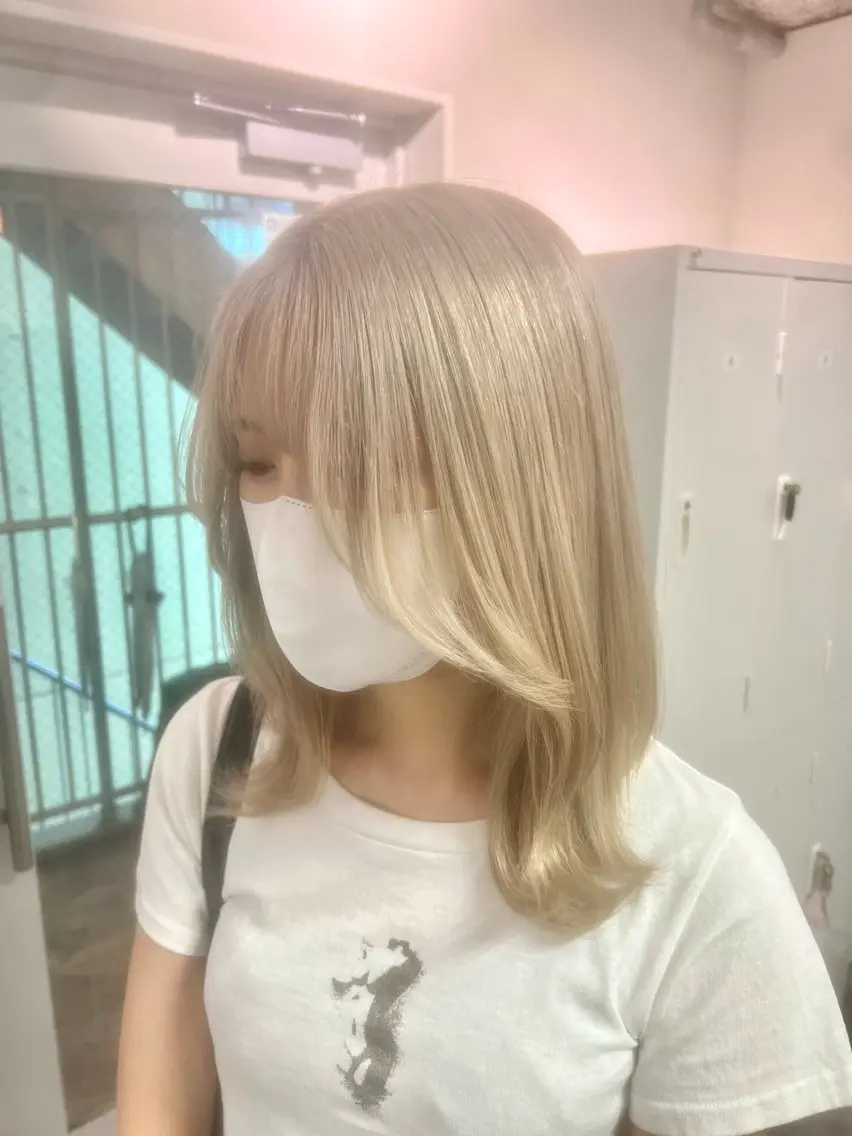 ミディアム カラー ヘアカラー トリートメント ハイトーン&髪質改善 &韓国エクステ🤎のヘアスタイル