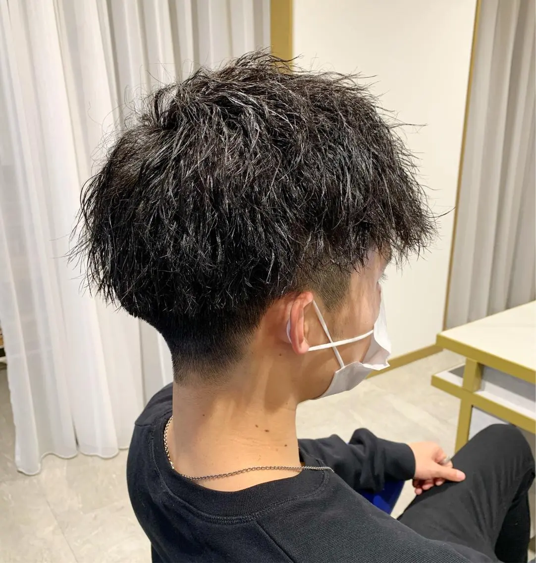 ショート パーマ ヘアアレンジ メンズ メンズパーマ メンズツイストパーマ ツイストスパイラルパーマ スパイラルパーマ ツイストパーマ メンズパーマ職人 加藤 弘貴のヘアスタイル