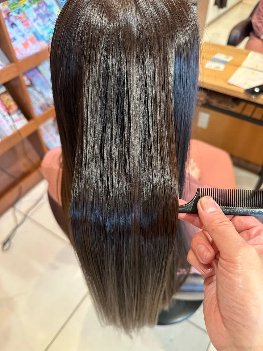 カット+カラー+髪質改善トリートメント!(※ブリーチ毛への施術、ブリーチ施術は行っておりません)の写真