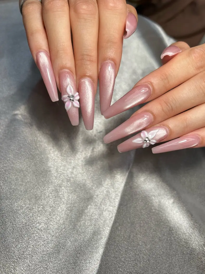 ネイル チークネイル フットネイル フレンチネイル ジェルネイル マグネットネイル ハンドネイル Lamb nail Ayanaのネイルデザイン