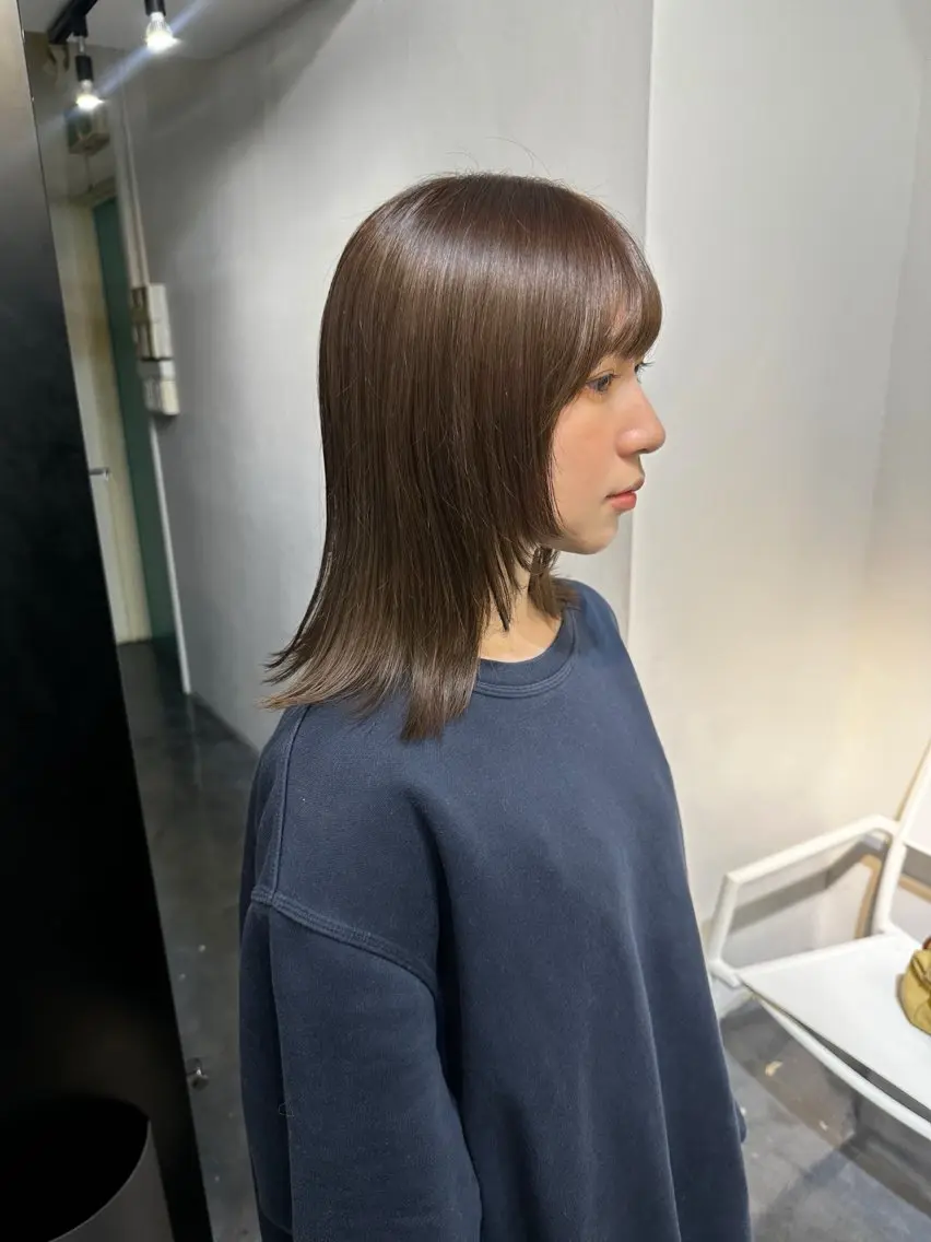 ミディアム 顔まわりレイヤー 顔周りカット レイヤーカット ［HOI］ ユウキのヘアスタイル