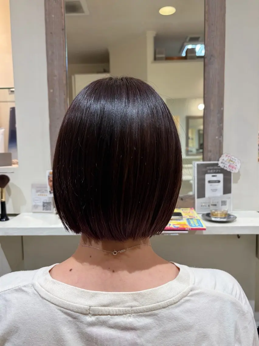 ショート ボブ カット ヘアカラー NICCOLO室見 Erinaのヘアスタイル