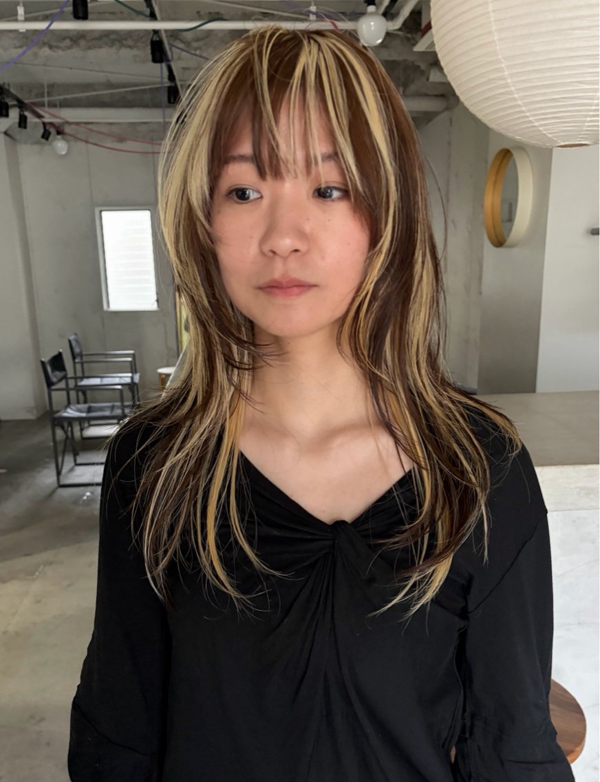 セミロング カラー ハイライトカラー ハイライト カット ヘアカラー トリートメント 村上雅人 ナチュラルモードのヘアスタイル