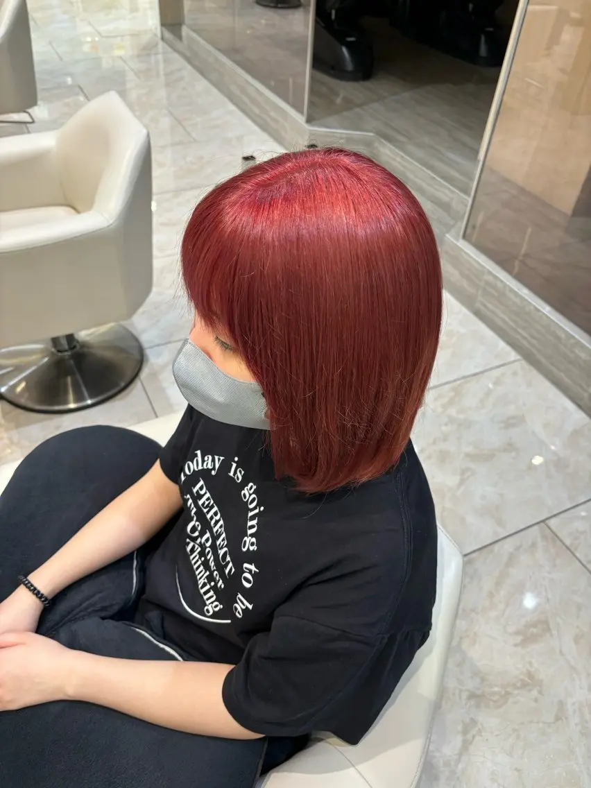 ミディアム カラー ブリーチ ピンクカラー レッドカラー miho𓂃 暖色/レイヤーカットのヘアスタイル
