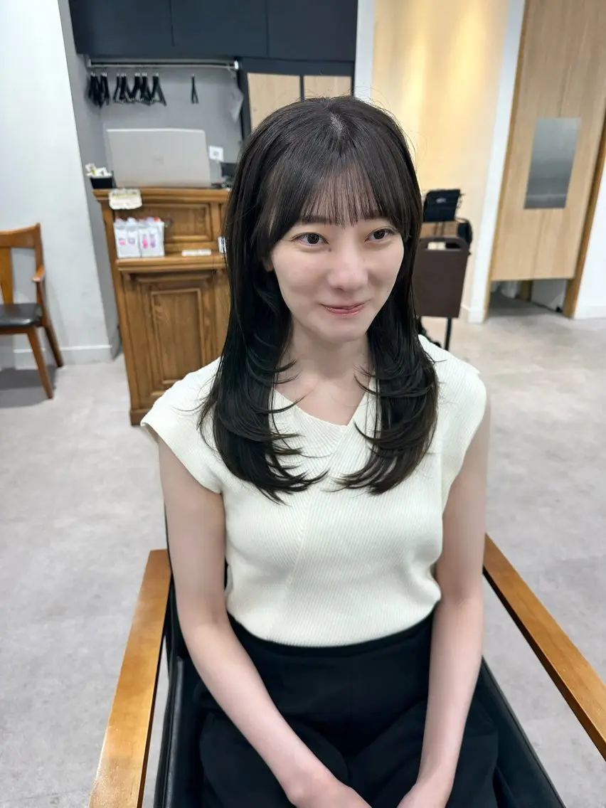 セミロング カラー パーマ ヘアアレンジ メンズ キッズ カット ヘアカラー 似合せレイヤー／ 柔らか透明感カラーのヘアスタイル