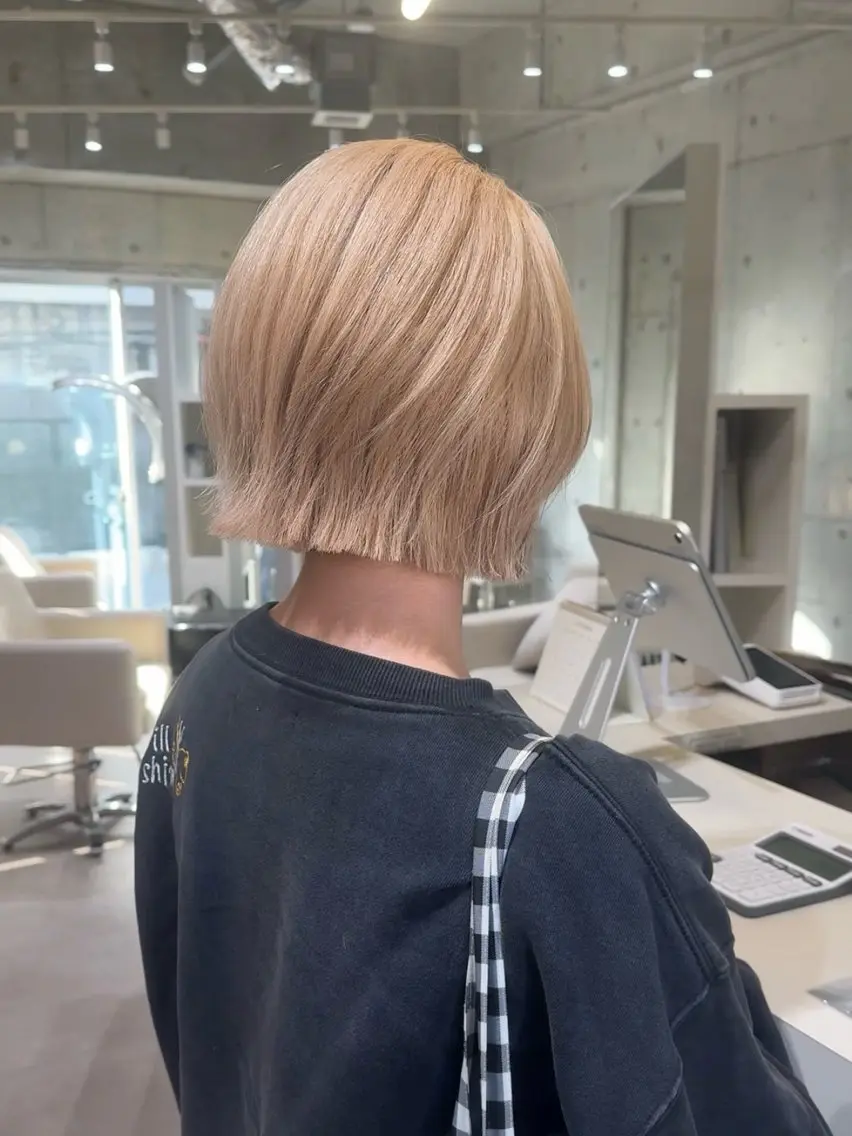 ミディアム カラー ボブレイヤー ボブ レイヤーカット ヘアカラー トリートメント 透明感×レイヤー 【梅田】KANONのヘアスタイル
