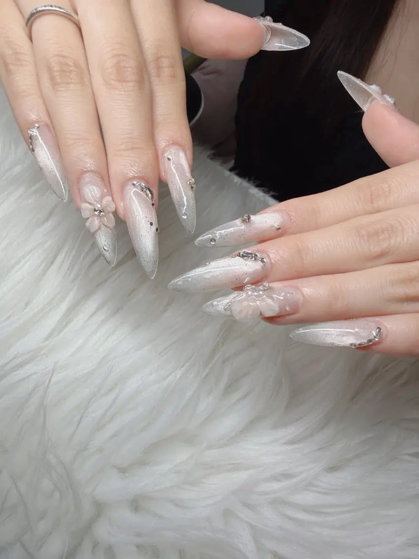 ネイル Lee Nailsのネイルデザイン