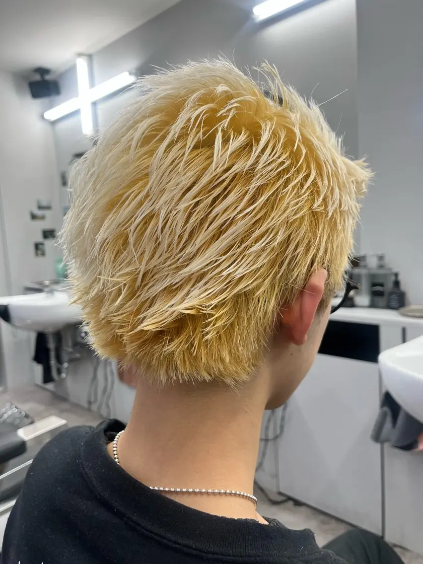 ショート メンズ メンズブリーチ スパイキーショート ショートヘア 💈FADE &LINE安達のヘアスタイル