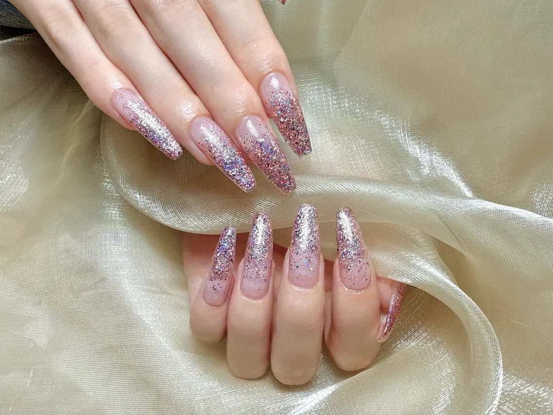 ネイル ラメ(グリッター) ラメグラデーション ハンドネイル ハンドケア L. Nailのネイルデザイン