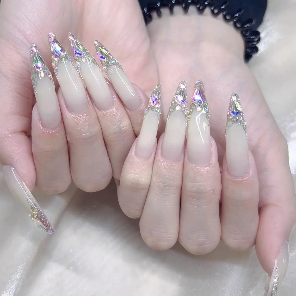ネイル メンズ メンズ韓国風 アートネイル オーロラネイル ガーリー キラキラネイル ハンドネイル NAILサロン 木にいるのネイルデザイン