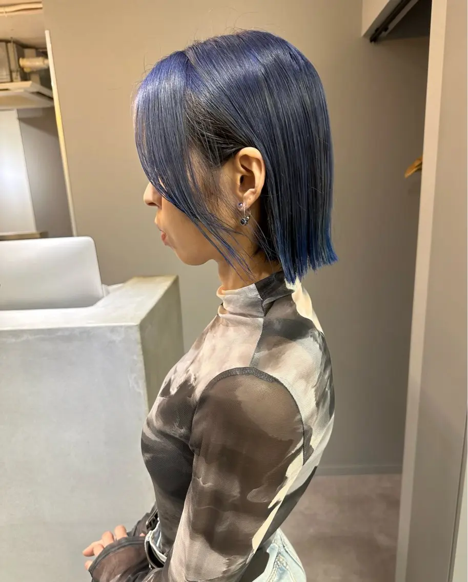 ショート カラー ブリーチ ブルーカラー ハイトーンカラー ネイビーカラー ボブ ヘアカラー トリートメント 美髪矯正・レイヤー 倉友哉のヘアスタイル
