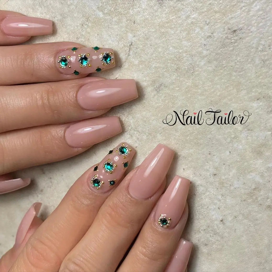 ネイル 長さ出し 韓国ネイル 持ち込み ワンカラーネイル ネイルチップ NailTailor ネイルテイラーのネイルデザイン