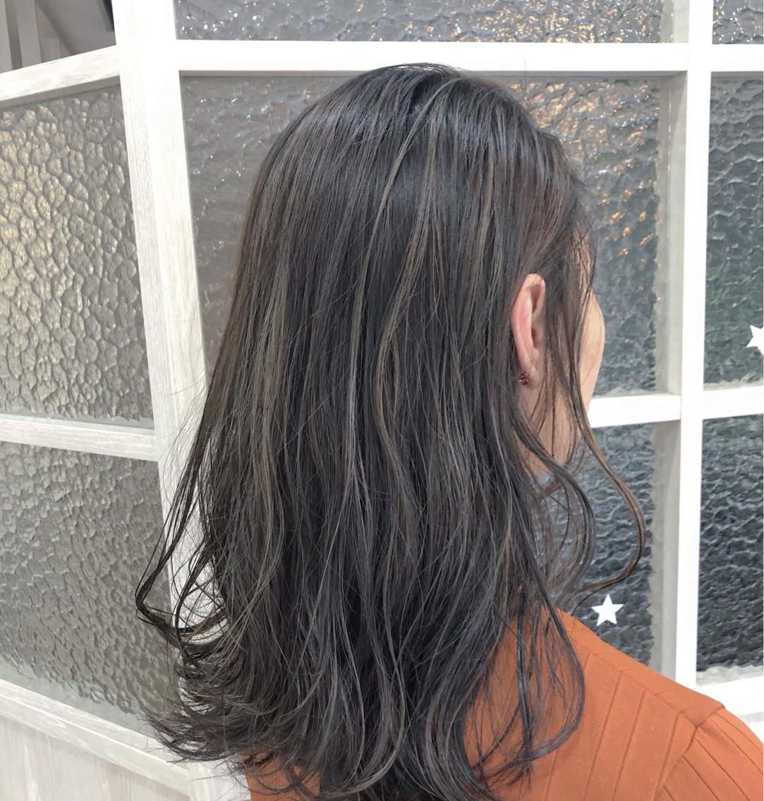 ロング カラー グレージュ ハイライトカラー ハイライト 植田 敬太のヘアスタイル