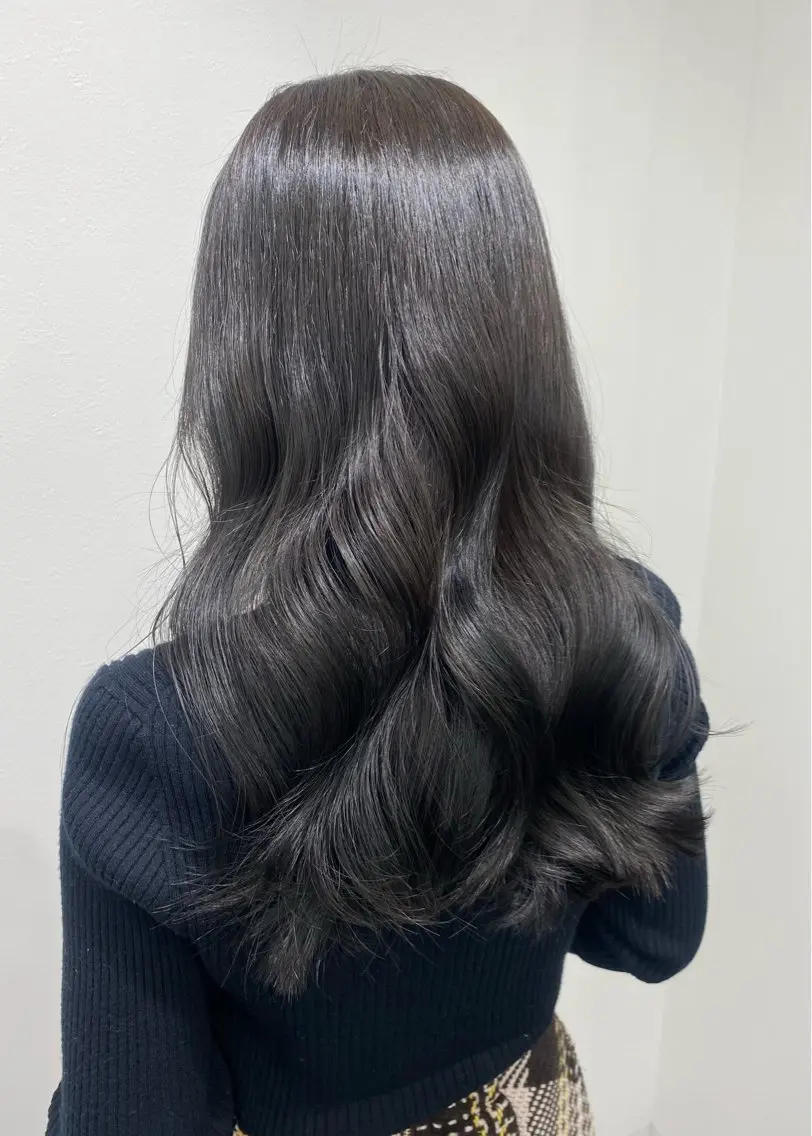 ロング カラー グレージュ オリーブグレージュ オリーブグレー カット ヘアカラー トリートメント tomomi /レイヤーカットのヘアスタイル