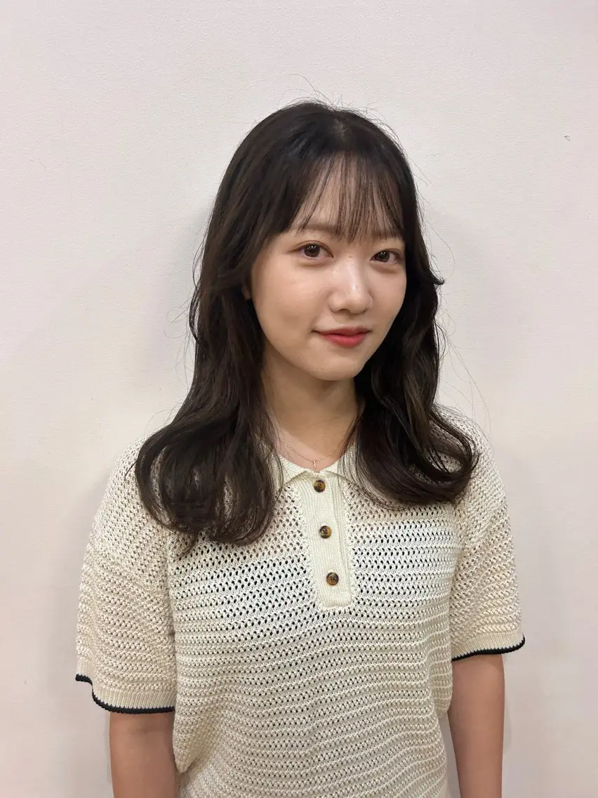 ミディアム 河口 友里のヘアスタイル
