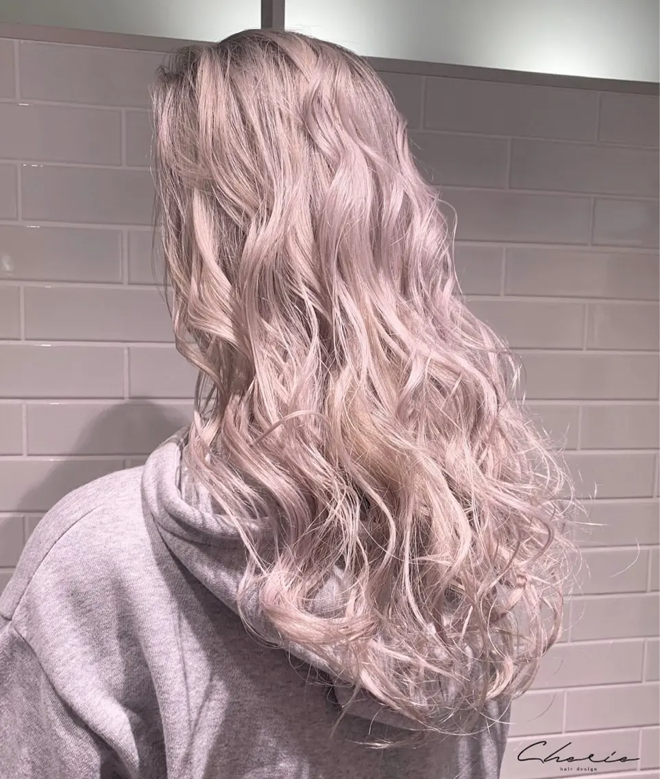 ロング カラー ブリーチ ヘアカラー トリートメント CHERIEブリーチ ダブルカラー 天神のヘアスタイル