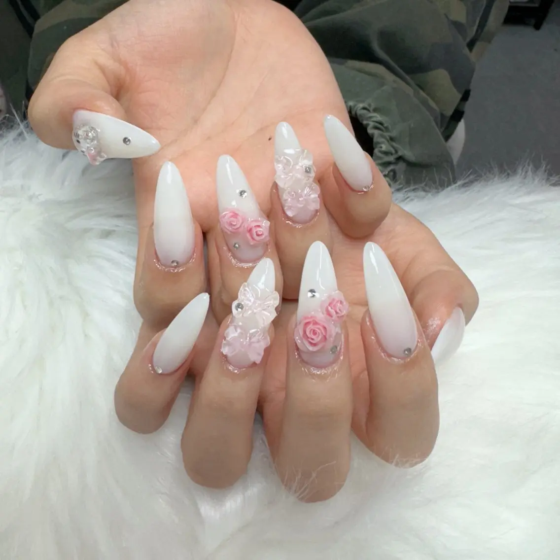 ネイル ハンドネイル 🎀nana🫧 ワンホンネイル🎀のネイルデザイン