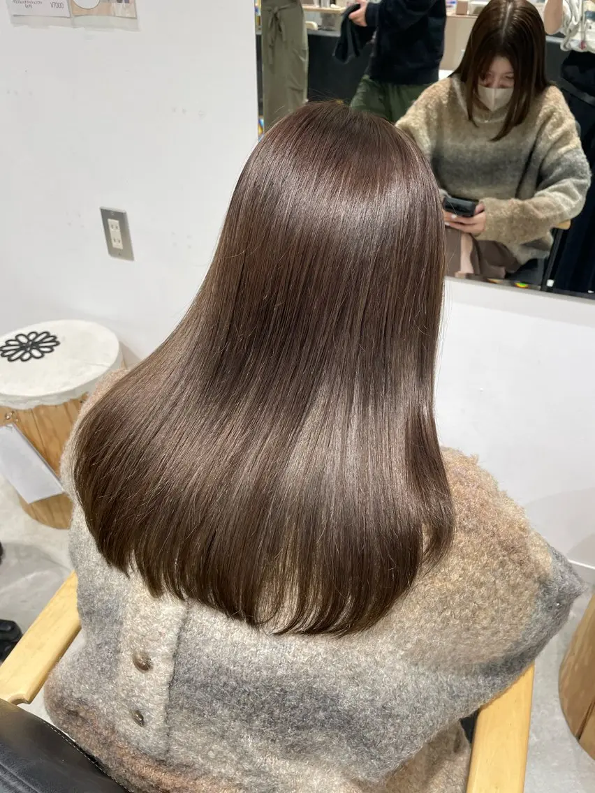 ロング カラー ベージュカラー オリーブベージュ clan .のヘアスタイル