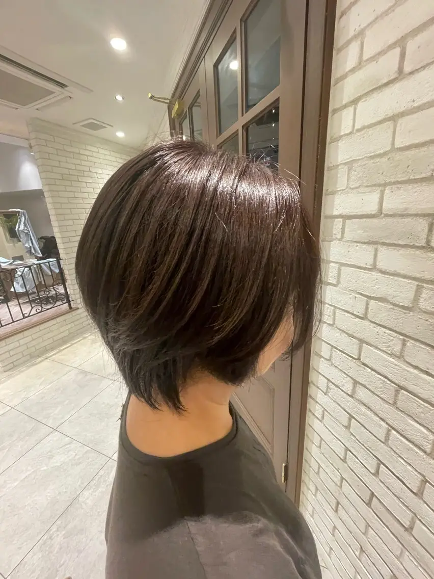 ショート カラー 森 泉琴のヘアスタイル