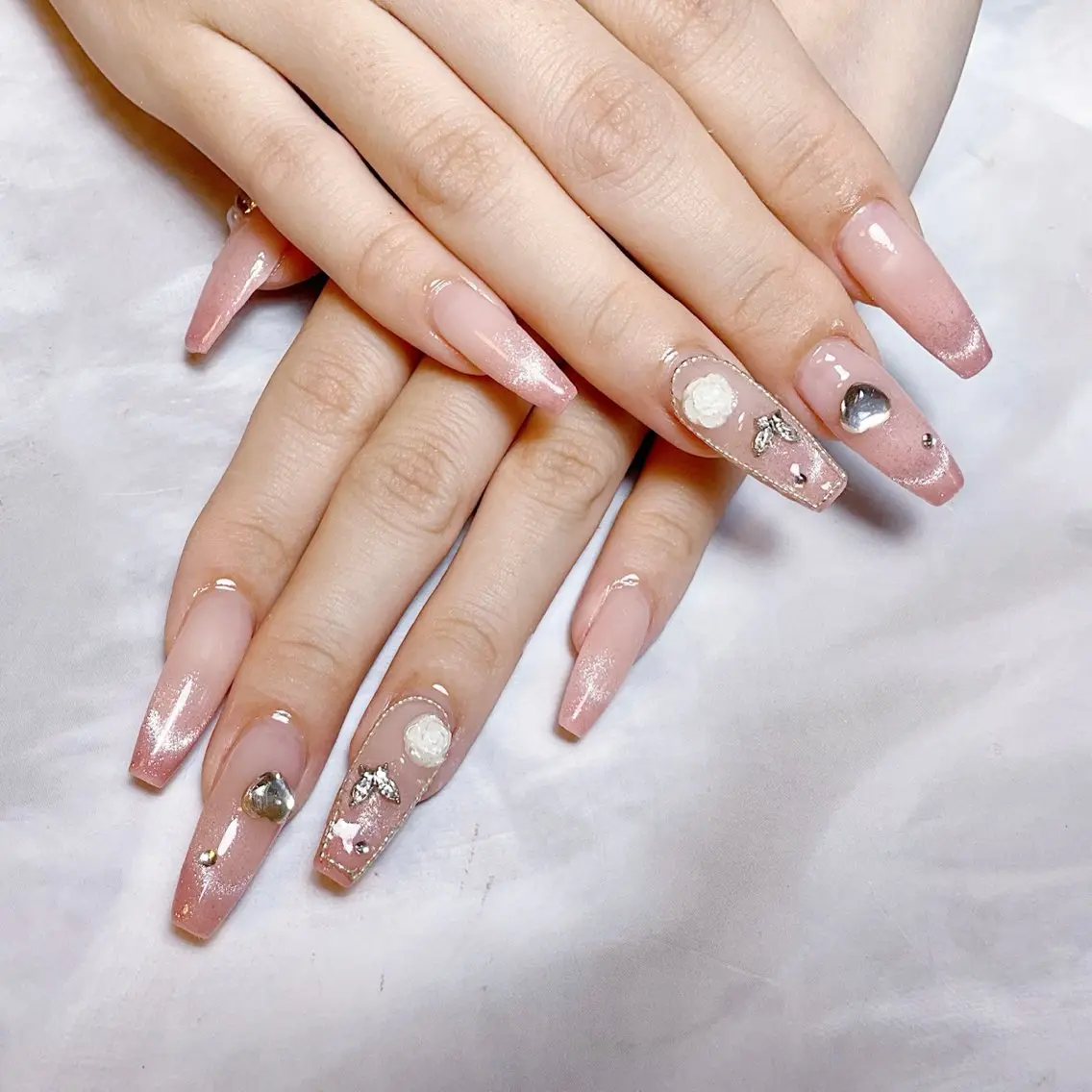 ネイル ハンドネイル 🍭Yun nail hyejin🌸のネイルデザイン