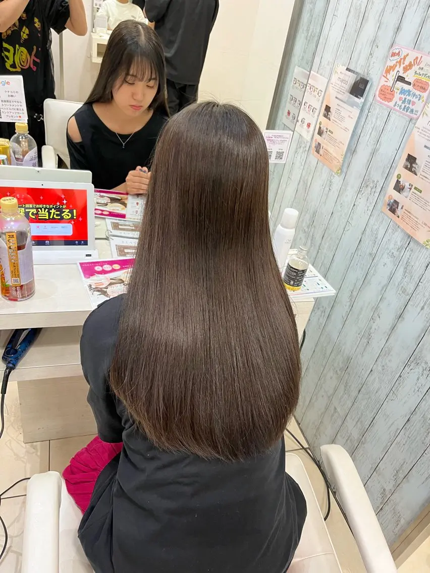 セミロング ヘアカラー トリートメント 【髪質改善カラー】 あむ·. ⟡ 🖤のヘアスタイル