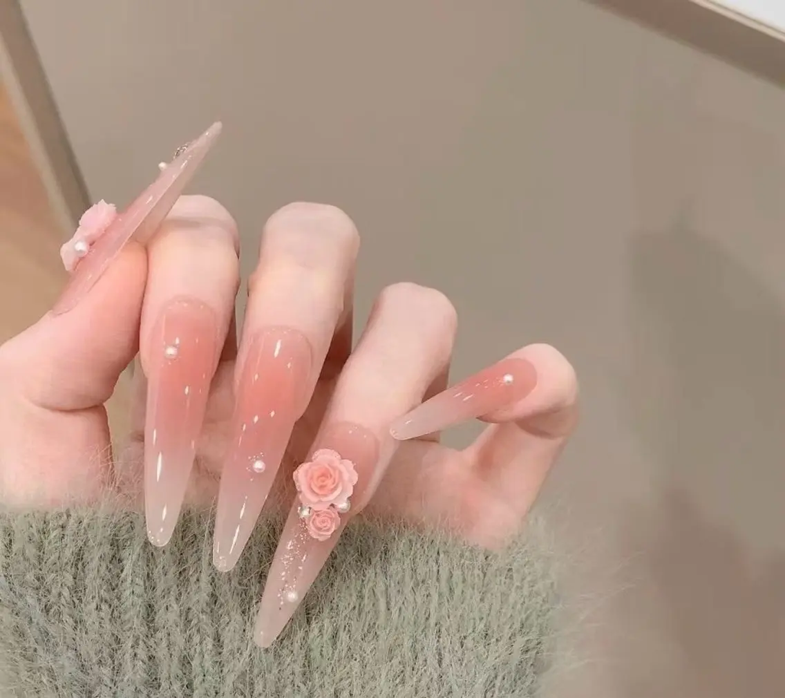 ネイル フレンチネイル ラメ(グリッター) ラメグラデーション マグネットネイル 持ち込み Unicorn Nail原宿表参道のネイルデザイン